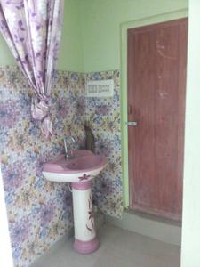 Bathroom Image of 900 Sq.ft 2 BHK Apartment / Flat for sale in Thirumullaivoyal Chennai for Rs. 4400000