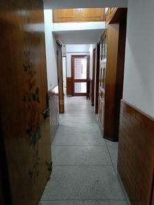 Image of 1750 Sq.ft 3 BHK Apartment / Flat for rent in Patparganj, New Delhi for Rs. 40000