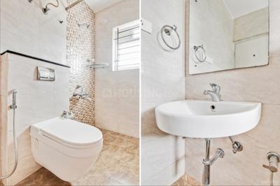 Bathroom Image of 800 Sq.ft 1 BHK Apartment / Flat for rent in Kalyan Nagar Bengaluru for Rs. 26000