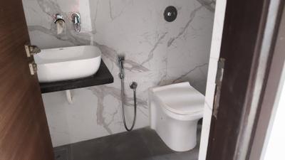 Bathroom Image of 500 Sq.ft 1 BHK Apartment / Flat for sale in Laxmi Sanskruti, Goregaon West Mumbai for Rs. 12500000