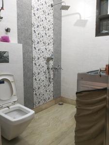 Common Bathroom Image of 1086 Sq.ft 3 BHK Builder Floor for sale in Krishna Nagar New Delhi for Rs. 11000000