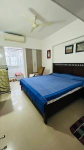 Bedroom Image of 1090 Sq.ft 2 BHK Apartment / Flat for sale in Mahagun Moderne, Sector 78 Noida for Rs. 17800000