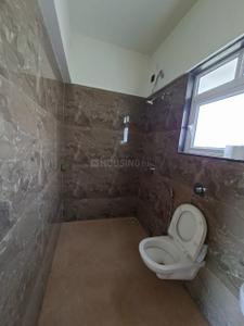 Bathroom Image of 1536 Sq.ft 3.5 BHK Apartment / Flat for sale in VTP Beaumonde Building T2, Manjari Khurd Pune for Rs. 15000000