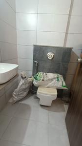Bathroom Image of 1400 Sq.ft 3 BHK Apartment / Flat for sale in Manjalpur Vadodara for Rs. 6800000