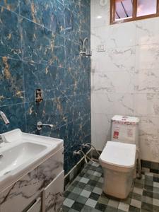 Common Bathroom Image of 564 Sq.ft 2 BHK Apartment / Flat for rent in Dwarka Mor New Delhi for Rs. 24000