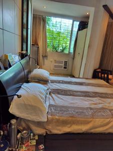 Bedroom Image of 1250 Sq.ft 2 BHK Apartment / Flat for rent in MehrdadHsg Soc, Cuffe Parade Mumbai for Rs. 255000
