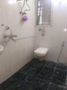 Common Bathroom Image of 885 Sq.ft 2 BHK Apartment / Flat for sale in Kandivali West Mumbai for Rs. 22500000