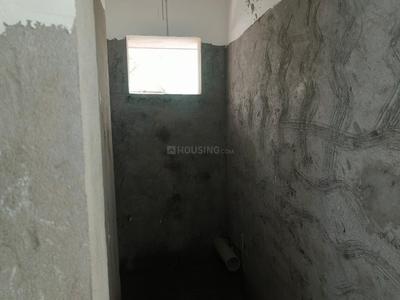 Bathroom Image of 800 Sq.ft 2 BHK Apartment / Flat for sale in Serampore Hooghly for Rs. 2500000