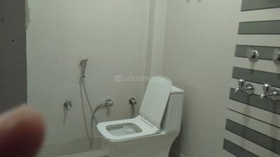 Bathroom Image of 450 Sq.ft 1 BHK Builder Floor for rent in Kalkaji New Delhi for Rs. 19000