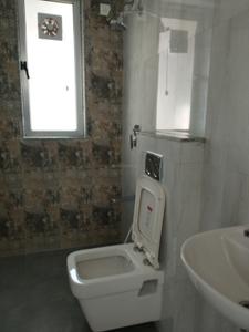 Common Bathroom Image of 675 Sq.ft 1 BHK Apartment / Flat for rent in Shree Naman Premier, Andheri East Mumbai for Rs. 58000