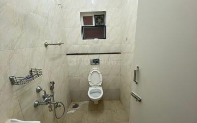 Bathroom Image of 1758 Sq.ft 3.5 BHK Villa for rent in Thaiyur Chennai for Rs. 26000