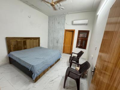 Bedroom Image of 1200 Sq.ft 2 BHK Builder Floor for rent in Shastri Nagar Meerut for Rs. 25000
