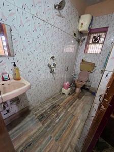 Bathroom Image of 870 Sq.ft 2 BHK Apartment / Flat for sale in Naktala Kolkata for Rs. 3850000