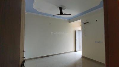 Bedroom Image of 1350 Sq.ft 3 BHK Apartment / Flat for rent in Kakarmata Varanasi for Rs. 22000