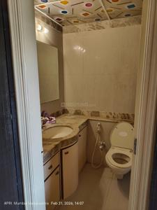 Bathroom Image of 1000 Sq.ft 2 BHK Apartment / Flat for rent in Raheja Acropolis, Chembur Mumbai for Rs. 100000