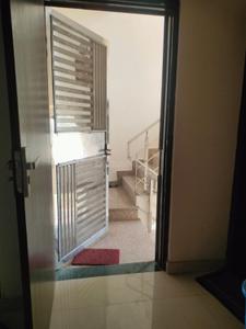 Bathroom Image of 1300 Sq.ft 3 BHK Builder Floor for rent in Noida Extension Greater Noida for Rs. 18000