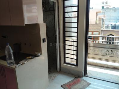 Balcony Image of 750 Sq.ft 2 BHK Builder Floor for rent in Preet Vihar New Delhi for Rs. 20000