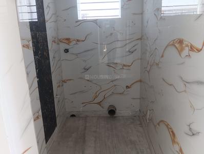 Bathroom Image of 850 Sq.ft 2 BHK Apartment / Flat for sale in Metro Apartment, Tangra Kolkata for Rs. 5600000