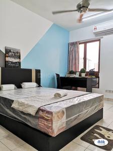 Bedroom Image of 3300 Sq.ft 6 BHK Apartment / Flat for sale in S Raheja Sapphire, Santacruz West Mumbai for Rs. 190000000