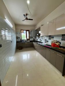 Kitchen Image of 2152 Sq.ft 3 BHK Builder Floor for rent in Sector 100 Noida for Rs. 50000