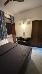 Study Room Image of Oracle living in GTB Nagar, New Delhi