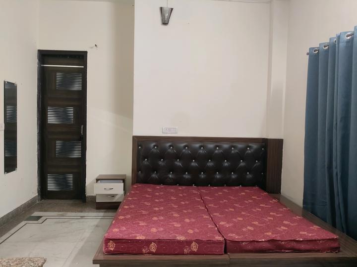 Sector 39 Bedroom 1