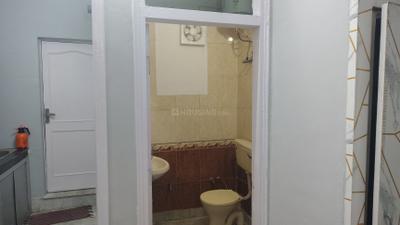Image of 700 Sq.ft 2 BHK Builder Floor for rent in Kalyan Vihar, New Delhi for Rs. 36000