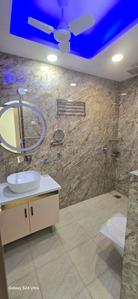 Bathroom Image of 2347 Sq.ft 3 BHK Builder Floor for sale in Sector 31 Gurgaon for Rs. 32000000