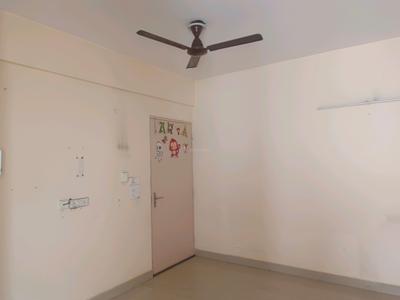 Living Room Image of 700 Sq.ft 2 BHK Apartment / Flat for sale in Ninex RMG Residency, Sector 37C Gurgaon for Rs. 7950000