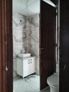 Common Bathroom Image of 1095 Sq.ft 2 BHK Apartment / Flat for sale in Surajpur Greater Noida for Rs. 3762009