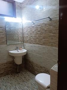 Bathroom Image of 1800 Sq.ft 3 BHK Builder Floor for rent in Subhash Nagar New Delhi for Rs. 50000
