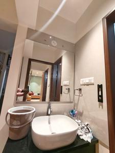 Bathroom Image of 1500 Sq.ft 3 BHK Apartment / Flat for rent in Shri 4 Taljai Hills, Dhankawadi Pune for Rs. 40000