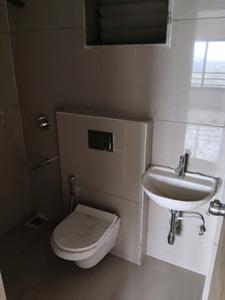 Common Bathroom Image of 2800 Sq.ft 3 BHK Apartment / Flat for rent in Oryn Armonia, Science Park Ahmedabad for Rs. 40000