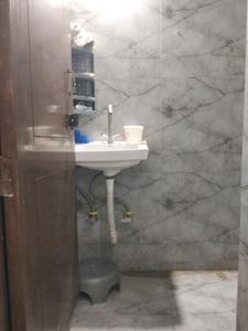 Common Bathroom Image of 540 Sq.ft 2 BHK Builder Floor for rent in Patparganj New Delhi for Rs. 35000