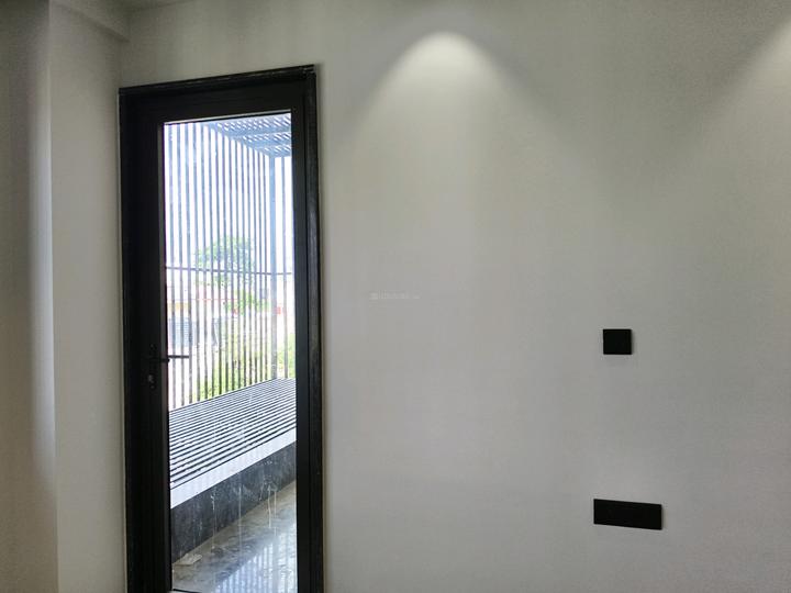 Vishnu Garden, Sector 105 Main Image 1