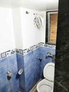 Bathroom Image of 1590 Sq.ft 3 BHK Apartment / Flat for sale in Gautam Apartments, Vile Parle West Mumbai for Rs. 53482600