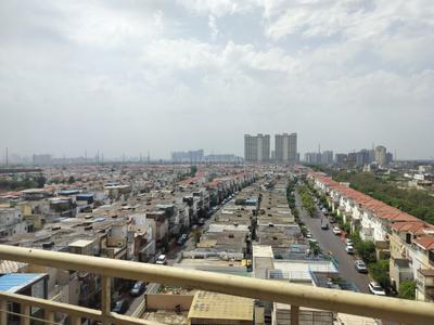 Balcony Image of 1730 Sq.ft 3 BHK Apartment / Flat for rent in Paramount Golfforeste Premium Apartments, Surajpur Greater Noida for Rs. 25000