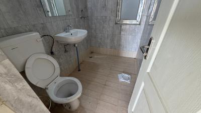Image of 2950 Sq.ft 4 BHK Apartment / Flat for rent in Puri Diplomatic Greens, Sector 110A, Gurgaon for Rs. 76000