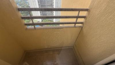 Balcony Image of 850 Sq.ft 2 BHK Apartment / Flat for sale in Sheth Montana, Mulund West Mumbai for Rs. 19100000