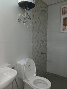 Common Bathroom Image of 1450 Sq.ft 3 BHK Builder Floor for rent in Signature Global City 37D 1, Sector 37D Gurgaon for Rs. 30500