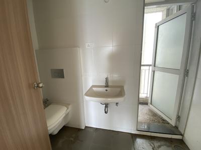 Bathroom Image of 900 Sq.ft 2 BHK Apartment / Flat for sale in Godrej Emerald, Thane West Thane for Rs. 11000000