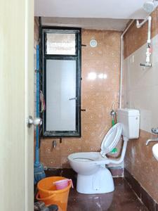 Common Bathroom Image of 520 Sq.ft 1 BHK Apartment / Flat for rent in Squarefeet Joy Square, Kasarvadavali Thane for Rs. 15000