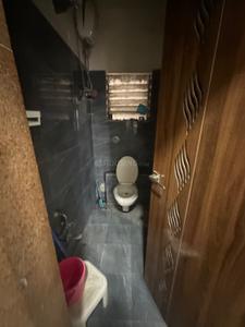 Bathroom Image of 1800 Sq.ft 3 BHK Apartment / Flat for rent in Shahibaug Ahmedabad for Rs. 35000