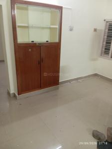 Bedroom Image of 1200 Sq.ft 2 BHK Builder Floor for rent in Adyar Chennai for Rs. 40000
