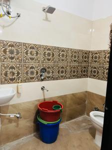 Bathroom Image of 975 Sq.ft 2 BHK Apartment / Flat for sale in Chhota Bangarda Indore for Rs. 3900000