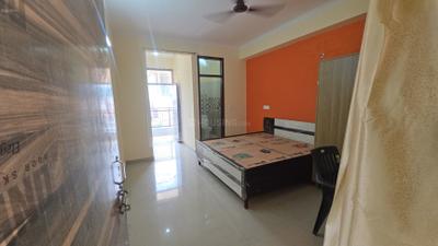 Bedroom Image of 372 Sq.ft 1 RK Apartment / Flat for rent in Sector 72 Noida for Rs. 12499