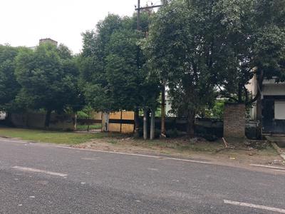 Image of 450 Sq.ft Residential Plot / Land for sale in Sector 93B, Noida for Rs. 130000000