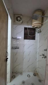 Bathroom Image of 700 Sq.ft 2 BHK Apartment / Flat for rent in Pitampura New Delhi for Rs. 26000