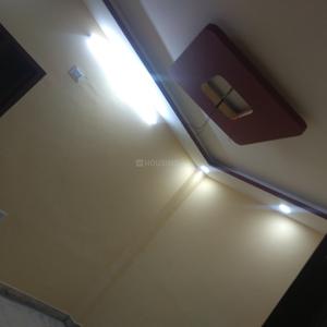 Bedroom Image of 668 Sq.ft 3 BHK Builder Floor for rent in Subzi Mandi New Delhi for Rs. 14000