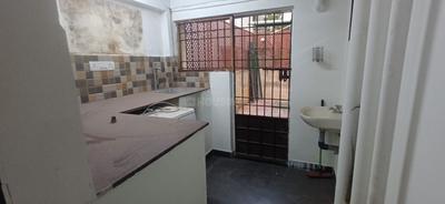 Kitchen Image of 1000 Sq.ft 2 BHK Builder Floor for rent in Ekkatuthangal Chennai for Rs. 30000